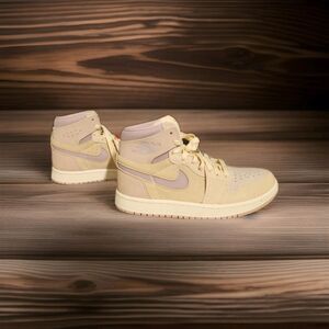 Size 7.5 - Air Jordan 1 Zoom Comfort 2 High Muslin Plum Chalk W